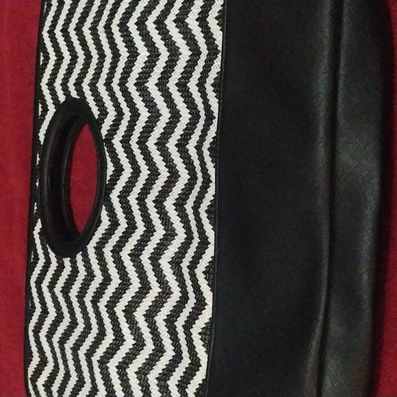 Handbag - Picture 2 of 3